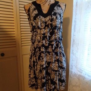 WHBM SLEEVELESS TIERED  DRESS